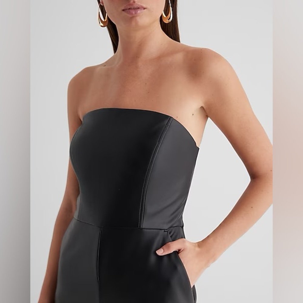 Express: Faux Leather Strapless Wide Leg Jumpsuit
Color: Pitch Black
Size: L
